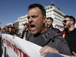 В Греции проходит масштабная двухдневная забастовка госслужащих