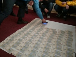 На Тернопольщине чиновник требовал взятку 50 тыс гривен (фото)