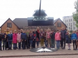 Школьники Красноармейска (Покровска) почтили бессмертную память героев, павших во Второй мировой войне