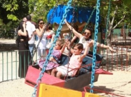 Ким Кардашян с дочерью и сестрой проводят отдых на Кубе