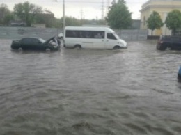 Центр Запорожья затопил сильный ливень