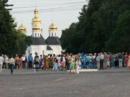 На Аллею героев приглашают вальсировать