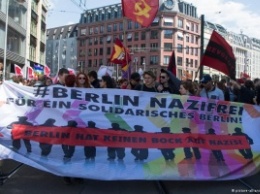В Берлине тысячи демонстрантов выразили протест против правых популистов