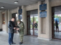 Полиция Славянска ищет "минера" городского совета