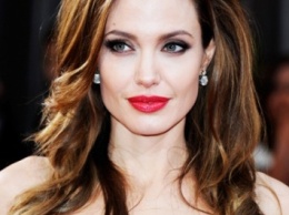 Анджелина Джоли уходит из кино ради политики