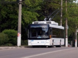 В Симферополе обкатывают новый троллейбус с автономным ходом (ФОТО)