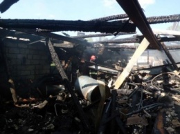 На Луганщине мужчина заживо сгорел в собственном гараже (фото)