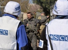 Фейковый «парад» в Донецке доказывает, что ничего не отведено - Порошенко