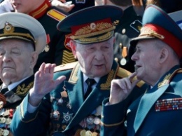 В Москве проходит военный парад в честь годовщины Победы