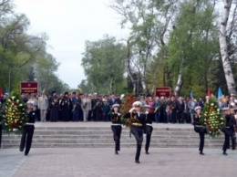 Как в Одессе День Победы отмечают: чиновники и "Бессмертный полк" на Аллее Славы