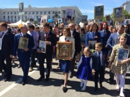 "Бессмертный полк" в оккупированном Крыму: Поклонская пришла с иконой Николая II