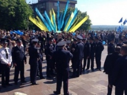 Во время торжеств 9 мая на Днепропетровщине задержано 10 человек, у которых изъяты ножи, пистолеты, кастеты (ФОТО)