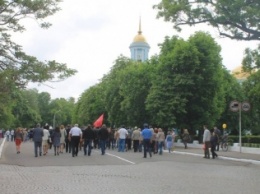 В День Победы в Измаиле спокойно разгуливали с красными знаменами - полиция не вмешивалась