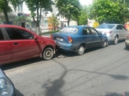 В Мариуполе пенсионер устроил ДТП из 4 автомобилей (ФОТО)