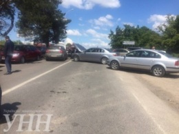 Владельцы "иностранных авто" на Закарпатье разблокировали проезд к КПП "Ужгород"