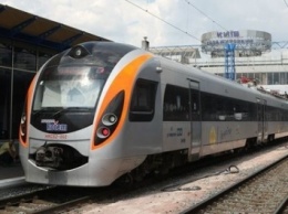 Поезд интерсити "Киев-Запорожье-Киев" будет курсировать пять раз в неделю