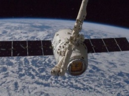 Космический аппарат Dragon доставит на Землю 1,5 тонны отработанных материалов