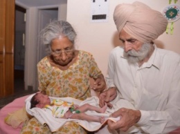 В Индии женщина родила первенца в 72 года (фото)