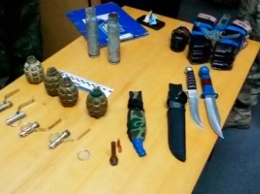 В Хмельницком у студента изъяли мини-арсенал боеприпасов (фото)