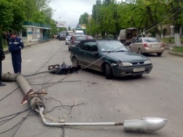 В Запорожской области рухнувший светофор наделал переполох на дороге (ФОТОфакт)