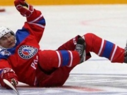 Допиарился: Путин упал на льду ногами вверх (ФОТО)