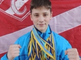 Боксер из Черниговской область стал серебряным призером чемпионата Украины