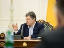 Порошенко назначил послов Украины на Мальдивах, в Гане, Либерии и Бенине