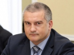 Аксенов - один из лидеров апрельского рейтинга цитируемости губернаторов-блогеров