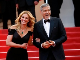 Джулия Робертс и Джордж Клуни на премьере фильма "Финансовый монстр" в Каннах