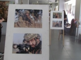 "Азов" провел фотовыставку в Мариуполе (ФОТО)