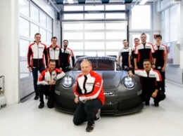 Porsche презентовала гоночное купе 911 GT3 RSR