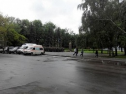 Краматорск в ожидании президента: военная техника окружила центральную площадь (ФОТО)