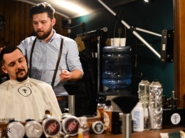 Frisor barbershop «потроллил» конкурентов рекламой в Николаеве