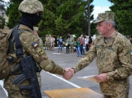 В Хмельницком выпустили элитный спецназ, подготовленный инструкторами НАТО (фото)