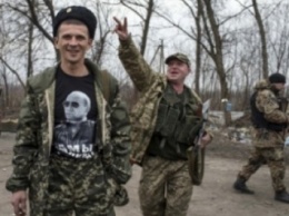 Очередные пьяные выходки боевиков: сепаратисты похитили из своего подразделения БМП и сбили электроопору под Донецком