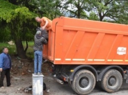 В Кореизе строители помогли коммунальщикам