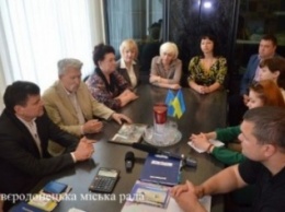В Северодонецке Левко Лукьяненко осудил безответственных избирателей