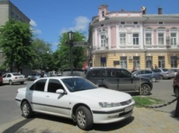 Одесские полицейские не замечают автохамство у себя «под носом» (ФОТО)