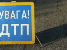 На запоожской трассе авто слетело в кювет: 4 пострадавших