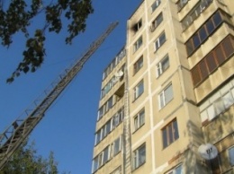 Кременчугские спасатели проникли в квартиру по пожарной лестнице, чтобы разбудить хозяина