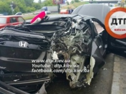 В Киеве разбилась машина нардепа Антона Геращенко