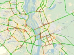 Киев замер: автомобильные пробки достигли 7 баллов (инфографика)