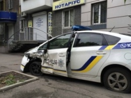ДТП в центре Днепропетровска: полицейская Toyota столкнулась с Toyota Land Cruiser