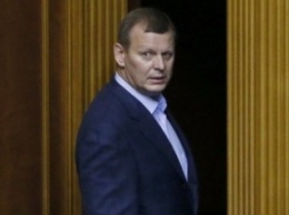 Помощники депутата-беглеца Клюева до сих пор получают зарплаты из госбюджета