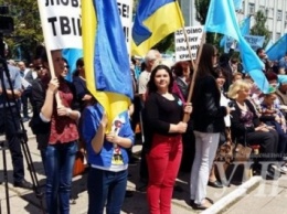 Митинг ко Дню депортации крымскотатарского народа начался в Геническе