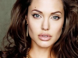 Анджелина Джоли уехала из Лондона в Лос-Анджелес без Брэда Питта