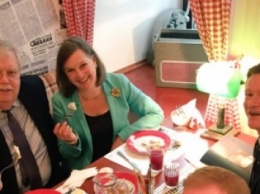 Нуланд с Теффтом едят пельмени в Москве (ФОТО)