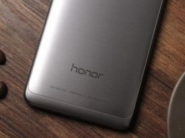 Huawei Honor 8 получит поддержку беспроводной зарядки