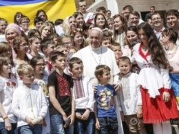Папа Римский принял группу украинских детей (фото)