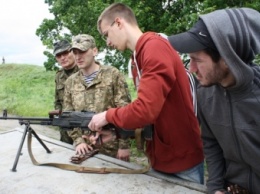 Одесские школьники приобретают навыки военной подготовки